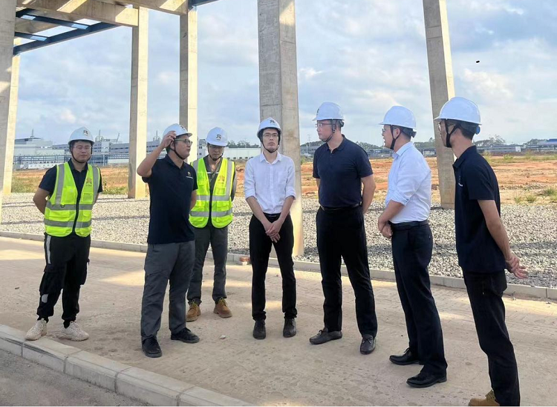 劉展翔到玉林龍?zhí)懂a(chǎn)業(yè)園項目、北海分公司調(diào)研