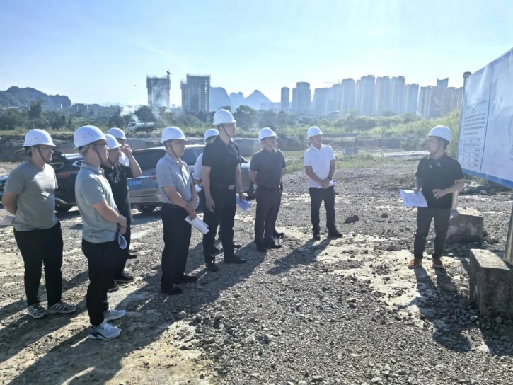 廣咨集團(tuán)黨委書記、董事長(zhǎng)劉展翔與外部董事一行到桂林漓江生態(tài)修復(fù)全咨項(xiàng)目調(diào)研